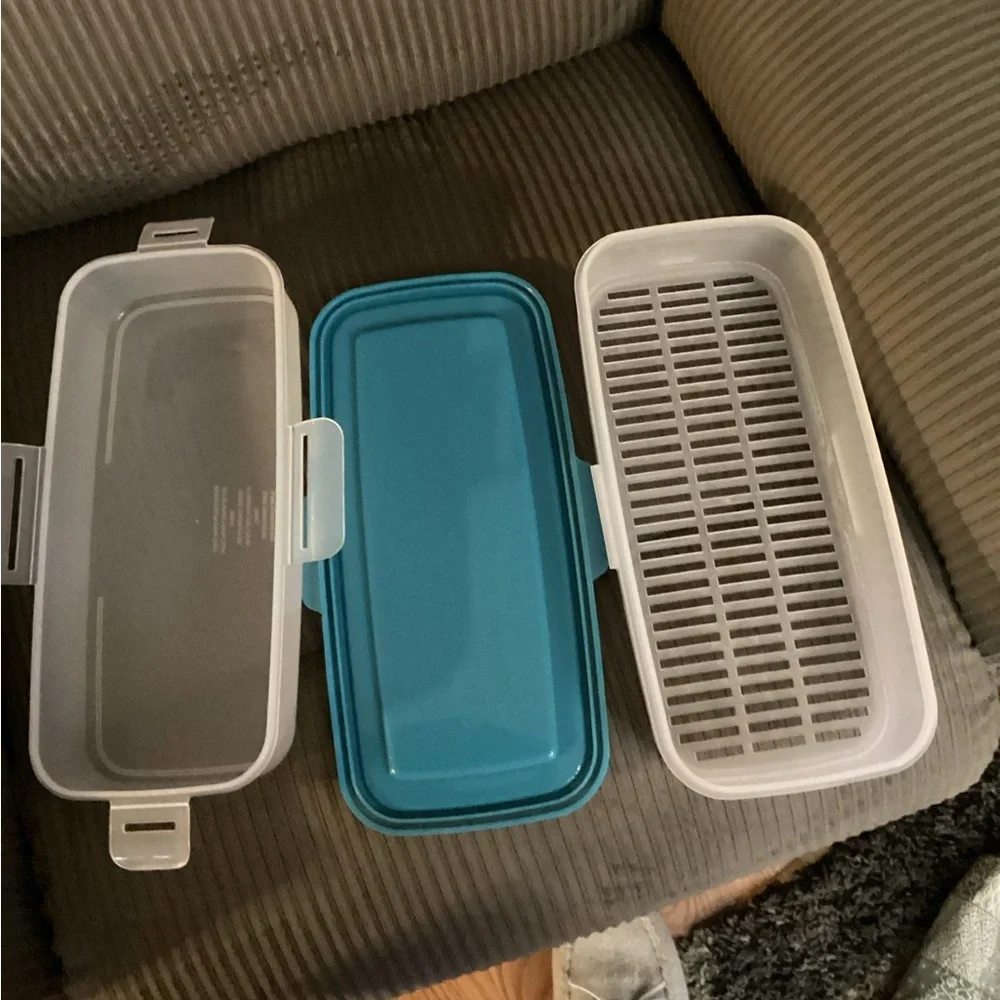 Avon shake and bread container for breading fish and meat and vegetables